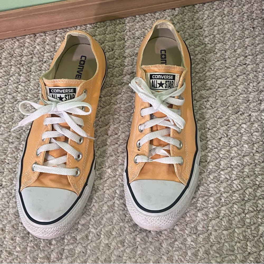 Converse All Star Chuck Taylor Yellow Low Top Sneakers. Men 7. Wom 9. Used.